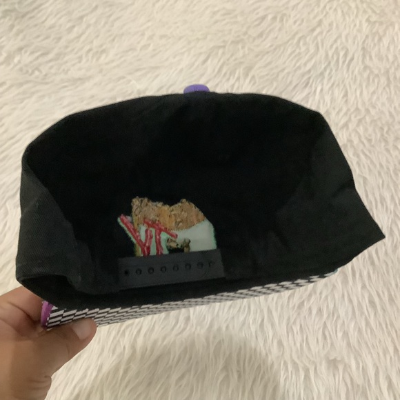 MTV French fries black rainbow hat - Picture 6 of 6